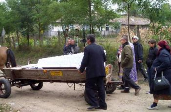 Marea schismă de la Botoșani: adventiștii și ortodocșii s-au certat pentru un mort