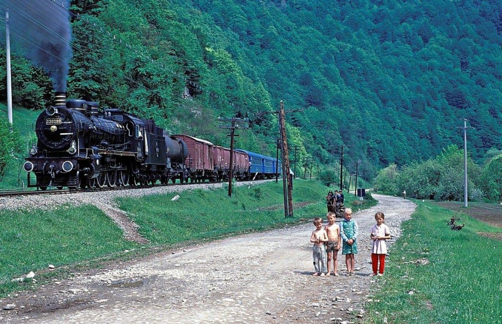 Copilăria în Valea Vișeului, localitate de frontieră.