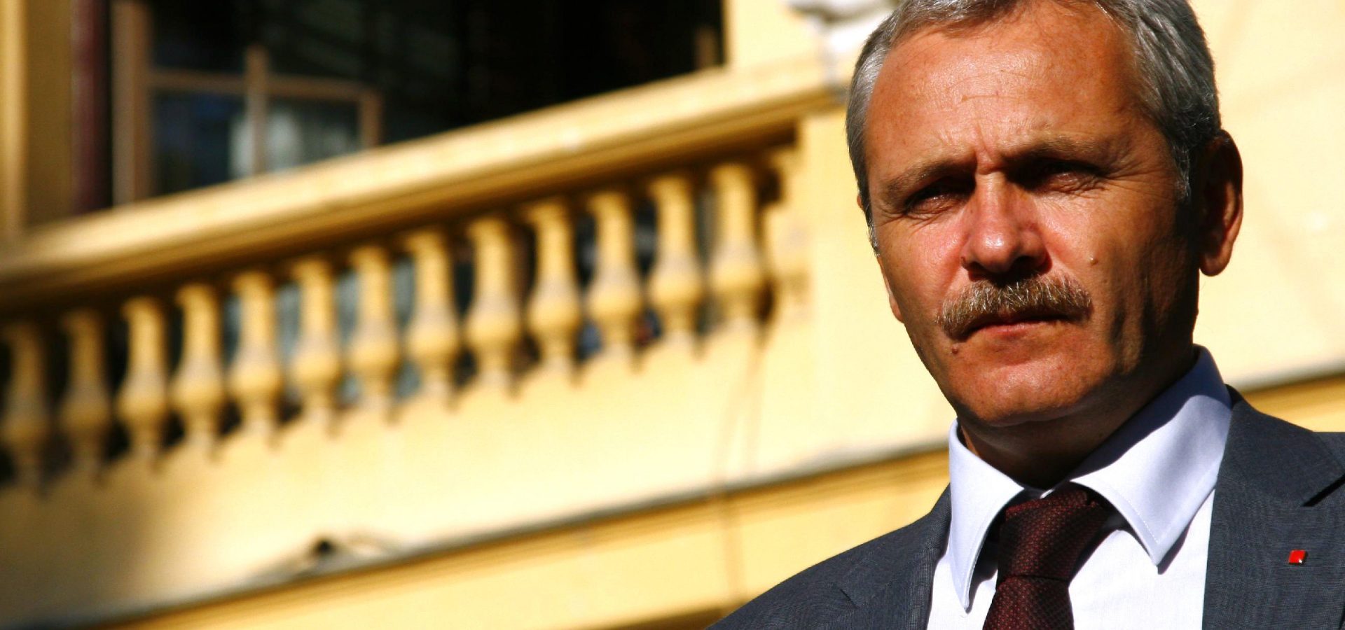 Liviu Dragnea, la începuturile ascensiunii sale politice. FOTO: Octav Ganea/ MEDIAFAX