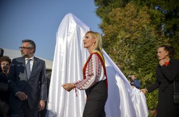 Pâine, circ și Gabriela Firea. „Prezența dumneavoastră aici ne demonstrează că circul românesc are viitor“