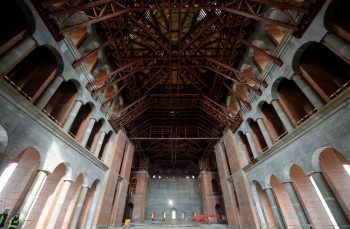 Catedrala Mântuirii Neamului, o oglindă de fier-beton a Tranziției