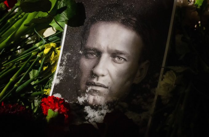 1 MARTIE 2024. „Rusia va fi liberă!” Mii de oameni la înmormântarea lui Alexei Navalnîi