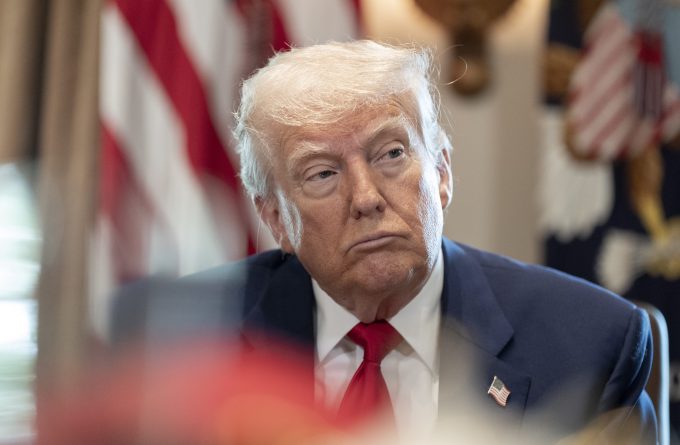 23 MAI 2025. Trump: fără studenți străini la Harvard. Mii de tineri afectați