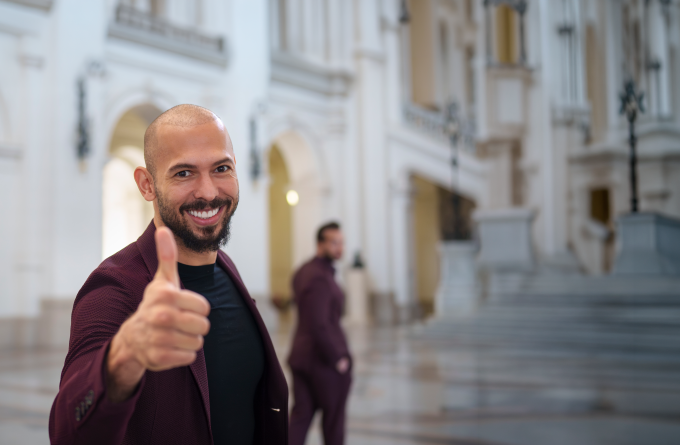 6 APRILIE 2026. Frații Tate, liberi de toate restricțiile