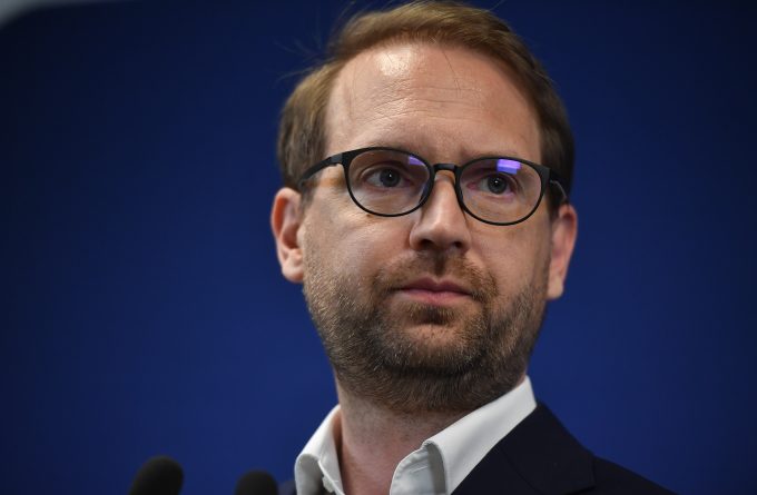 30 IULIE 2026. Legea ANI se împiedică în amendamentul Fritz